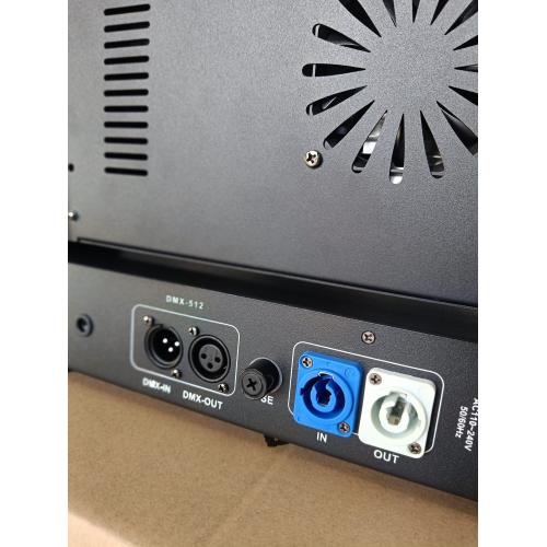 Strobo LED RGB+W 1000W Motorizzata con Tilt Dinamico e Pixel Mapping