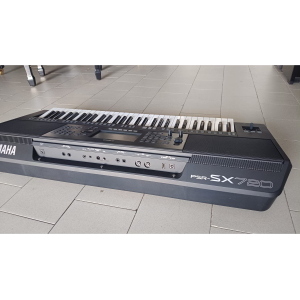 YAMAHA PSR-SX720 TASTIERA WORKSTATION ARRANGER 61 TASTI + BORSA (USATO)