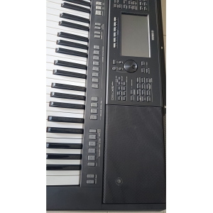 YAMAHA PSR-SX720 TASTIERA WORKSTATION ARRANGER 61 TASTI + BORSA (USATO)