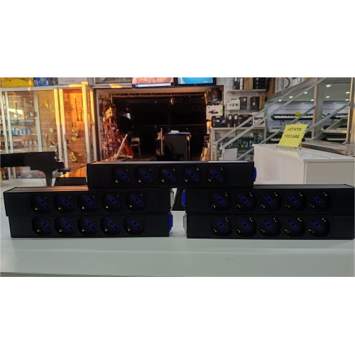 MULTIPRESA DISTRIBUZIONE DI CORRENTE CON 5 PRESE SCHUKO - POWERCON IN/OUT